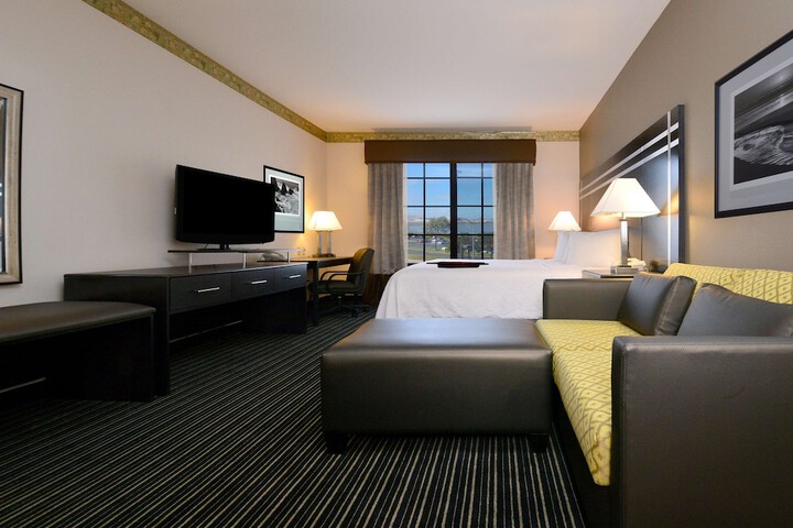 Room 35 of 60