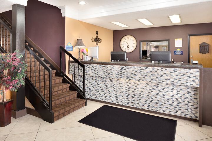 Days Inn by Wyndham Anderson IN