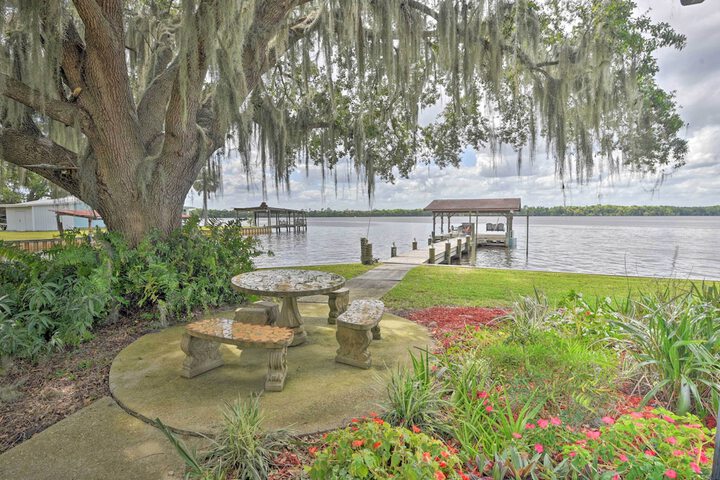 Picturesque Retreat on St. Johns River + Docks