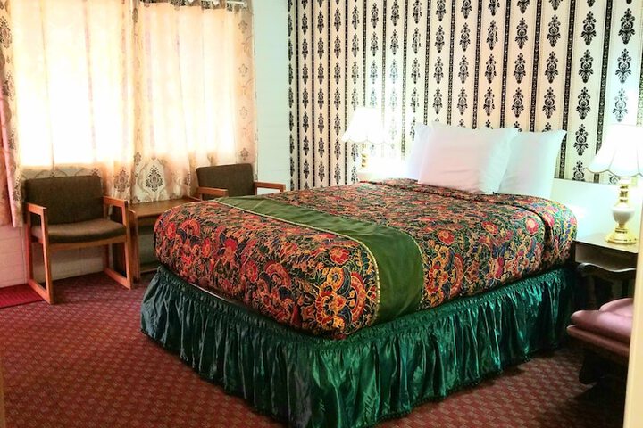 Room 5 of 22