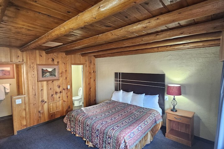 Room 11 of 18