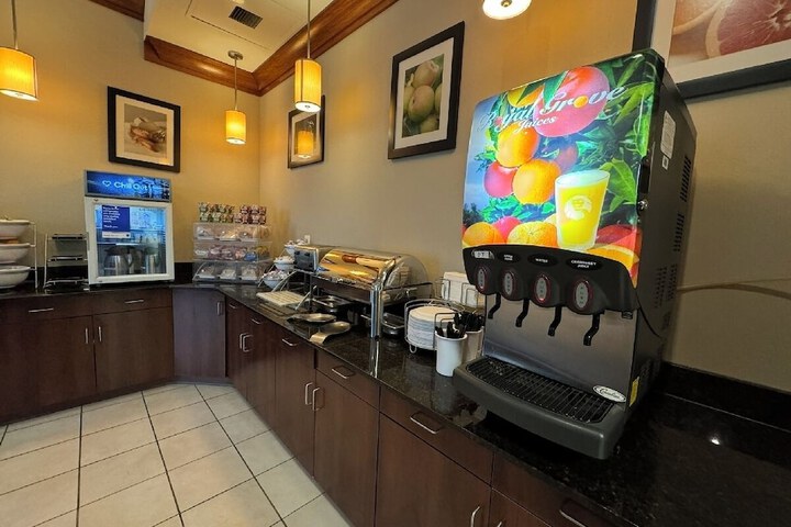 Comfort Inn & Suites Lexington Park near Pax River