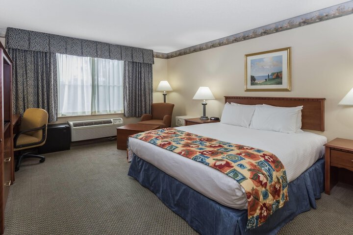 Baymont by Wyndham Waterford / Burlington WI