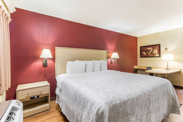 Room 16 of 33