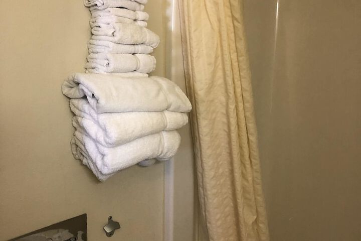 Room 12 of 13