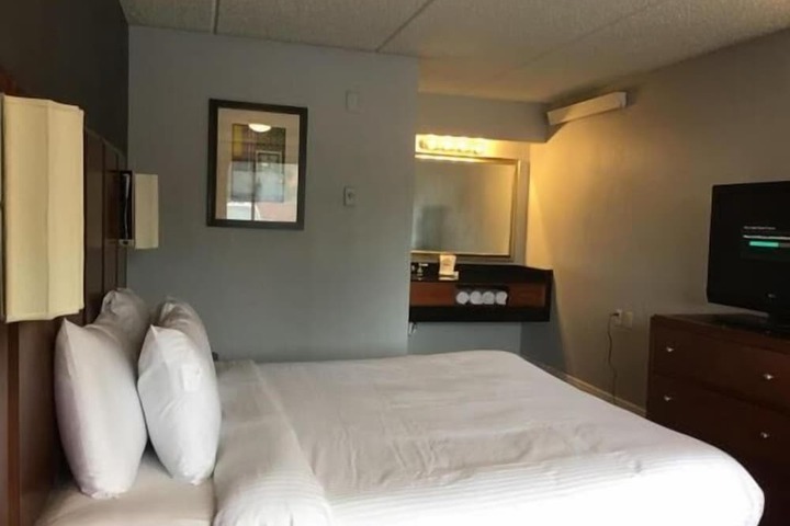 Room 19 of 33