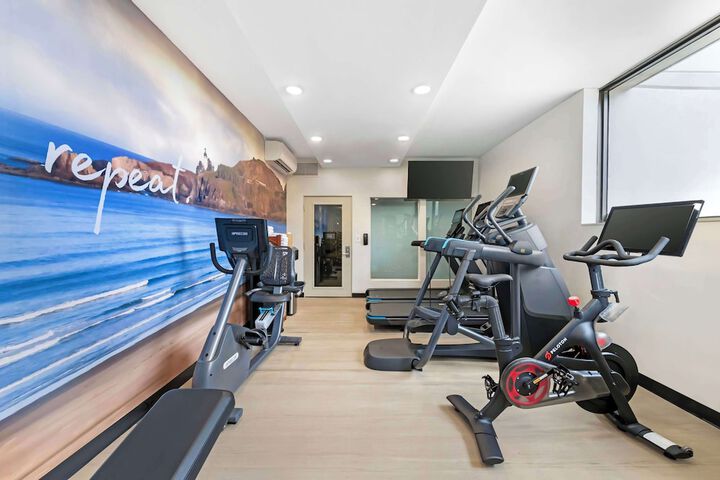 Best Western Plus Agate Beach Inn