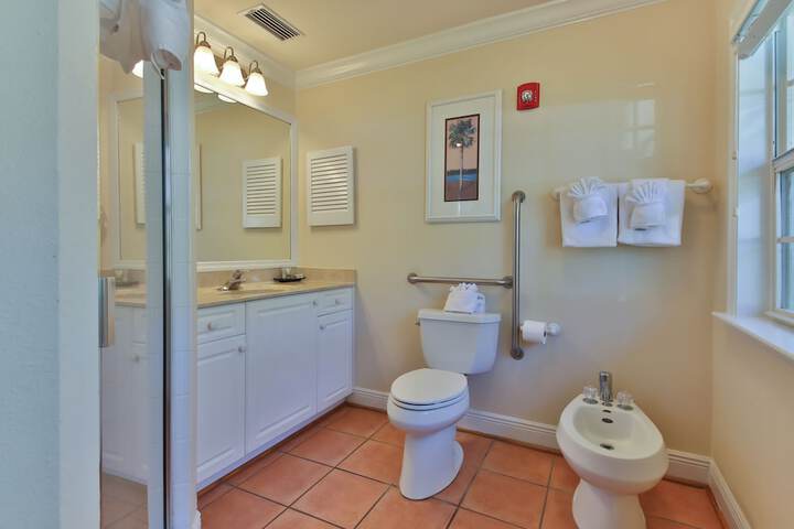Tortuga Inn Beach Resort