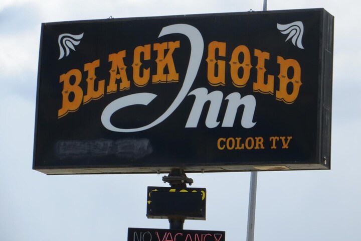 Black Gold Inn