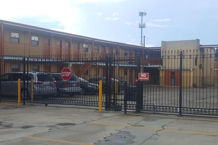 Property Grounds 28 of 33