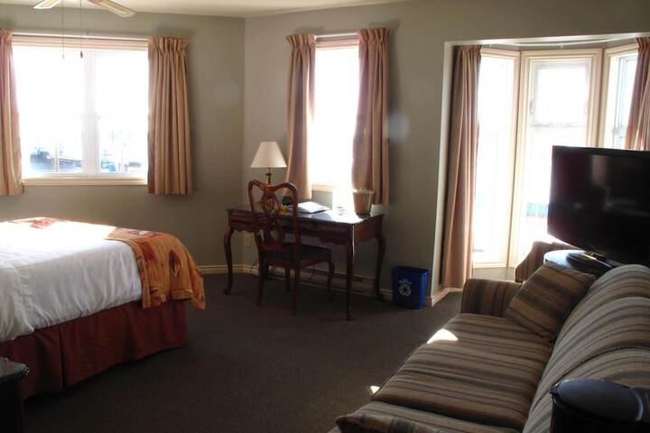 Room 19 of 48