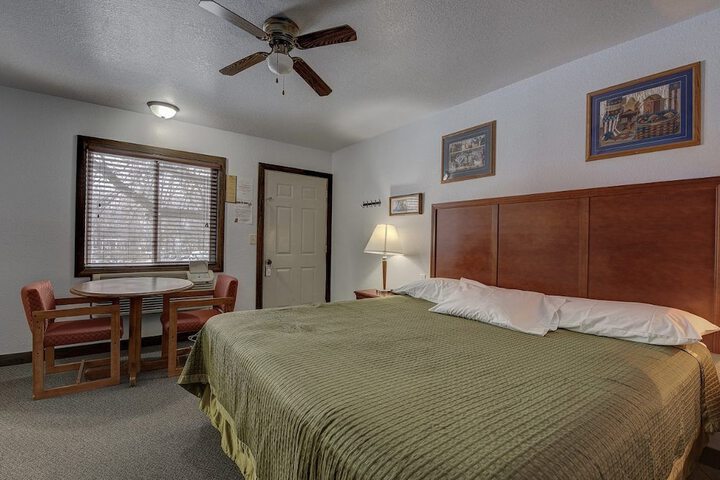 Room 11 of 11