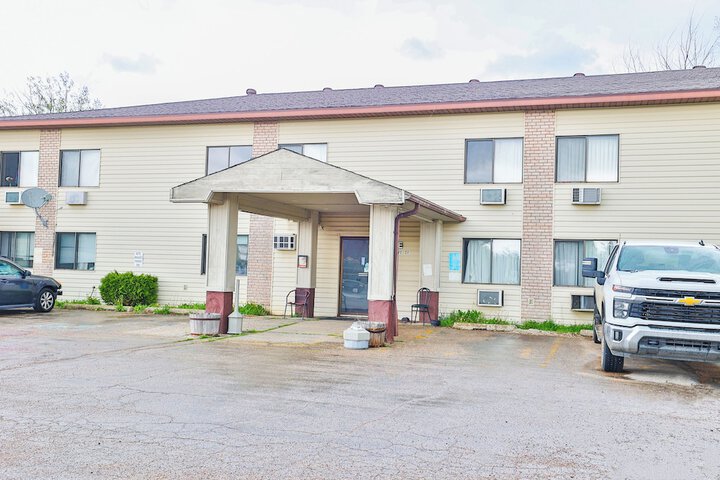 Hotel 5 of 74