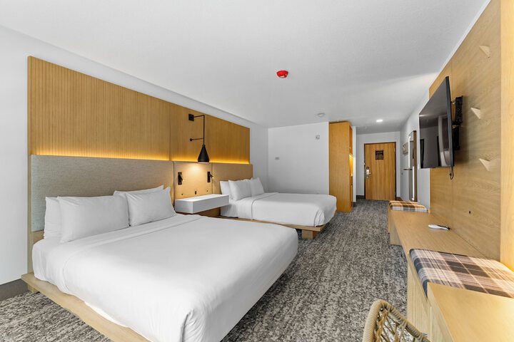Room 32 of 41