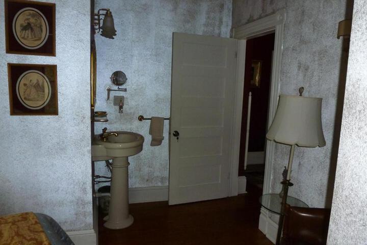 Back INN Time B & B