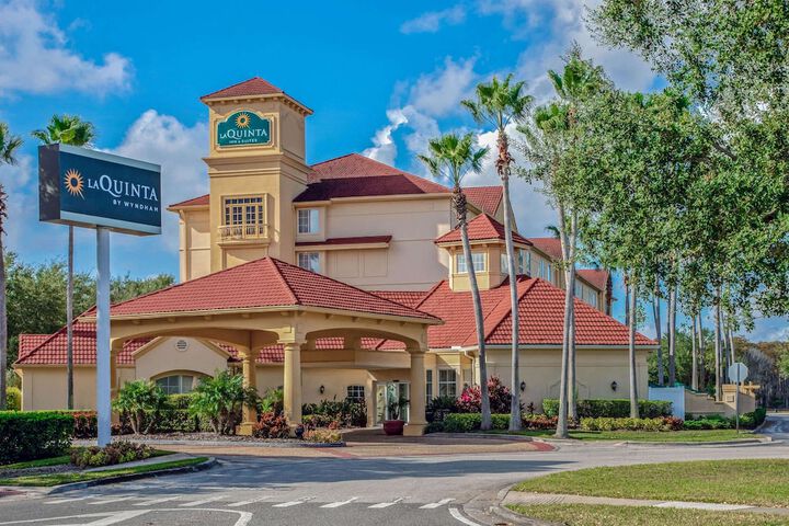 Hotel 4 of 77