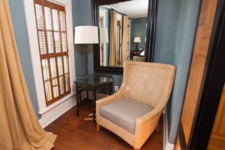 Room 12 of 24