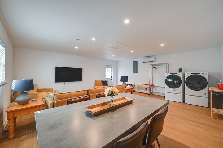Naples Duplex Home w / Private Pool & Lanai!