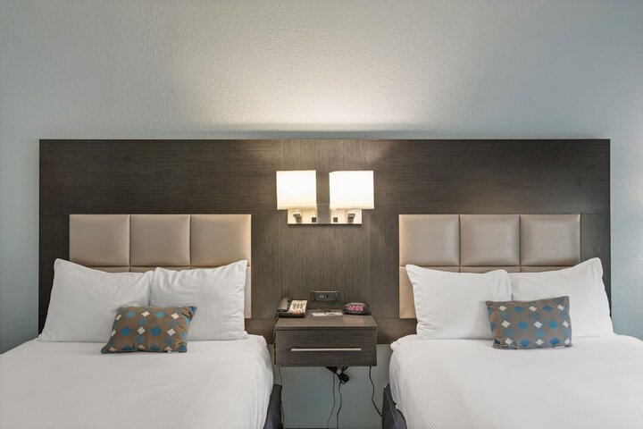 Iris Garden Inn
