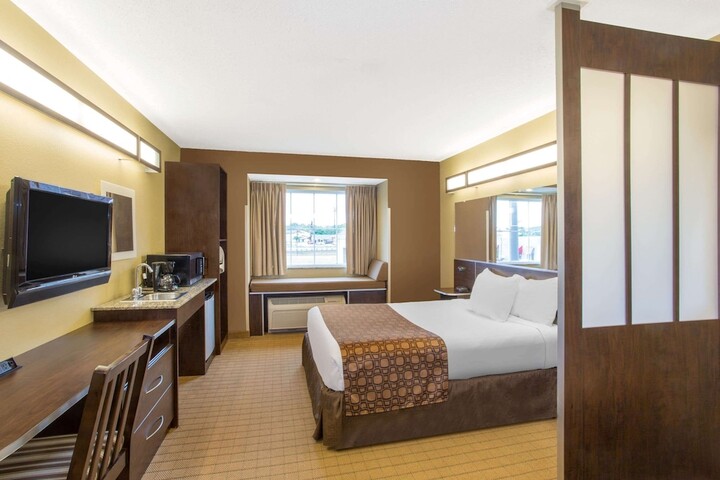 Room 4 of 38