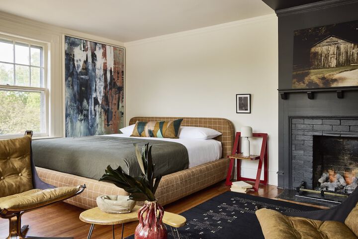 Room 40 of 48