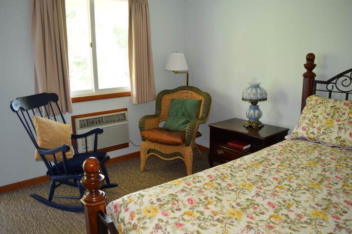 Room 13 of 30