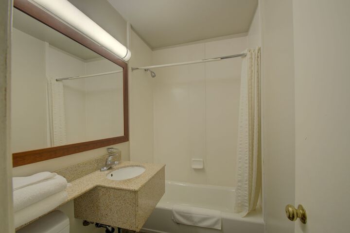Room 16 of 26