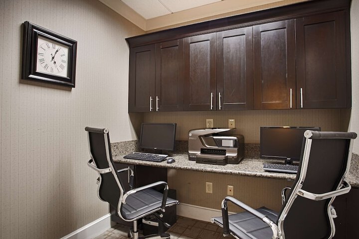 Business Center 19 of 19