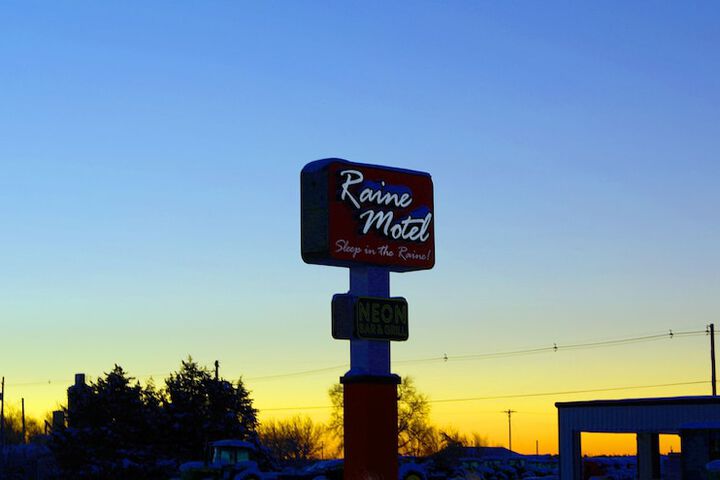 Raine Motel