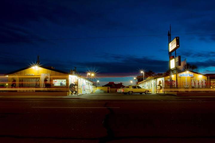 Brads Desert Inn
