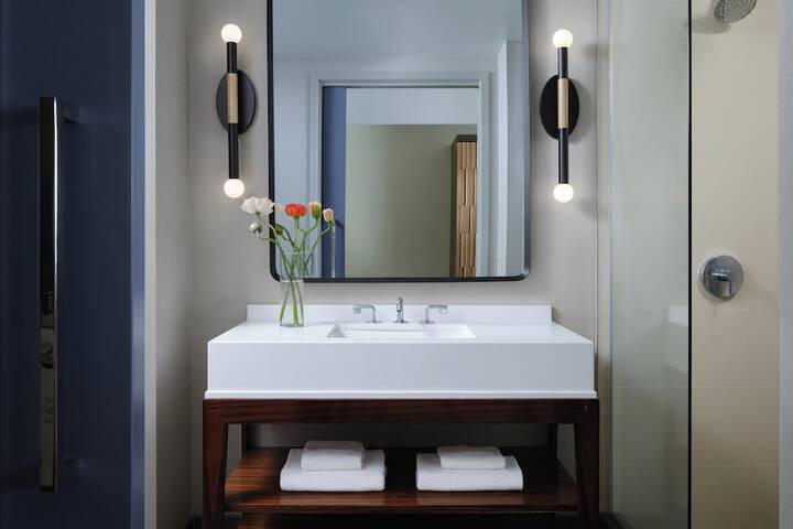 Kimpton Hotel Palomar Phoenix Cityscape by IHG