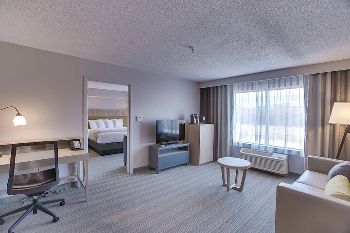 Room 12 of 38