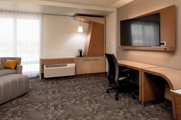 Room 34 of 73