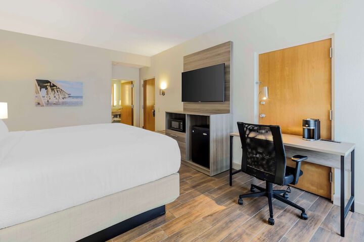 Room 8 of 30
