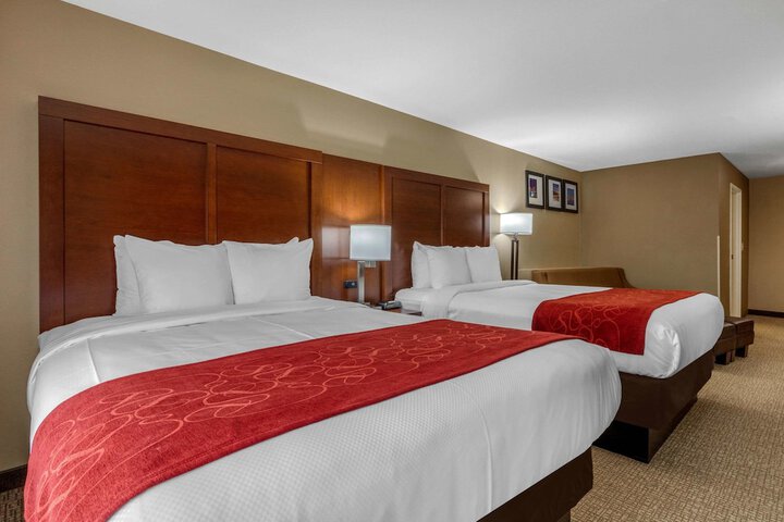 Room 32 of 46