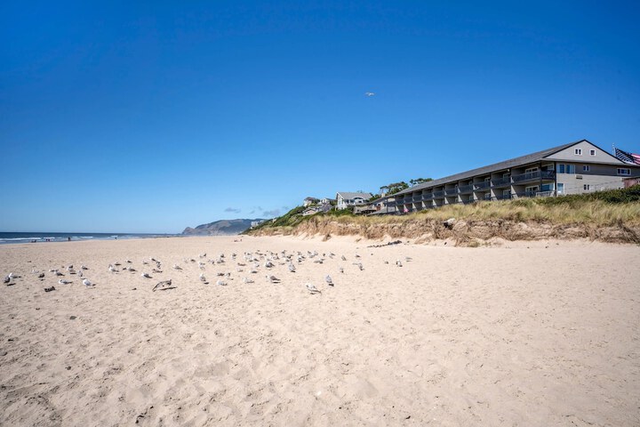 Lincoln Sands Oceanfront Resort an Ascend Collection Hotel