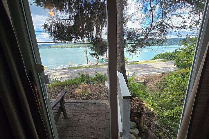 Lake View Motel