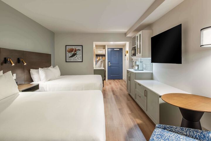 Room 17 of 35