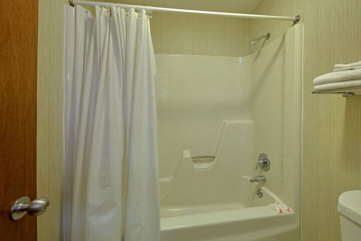 Room 52 of 150