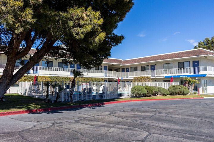 Motel 6 Mojave CA