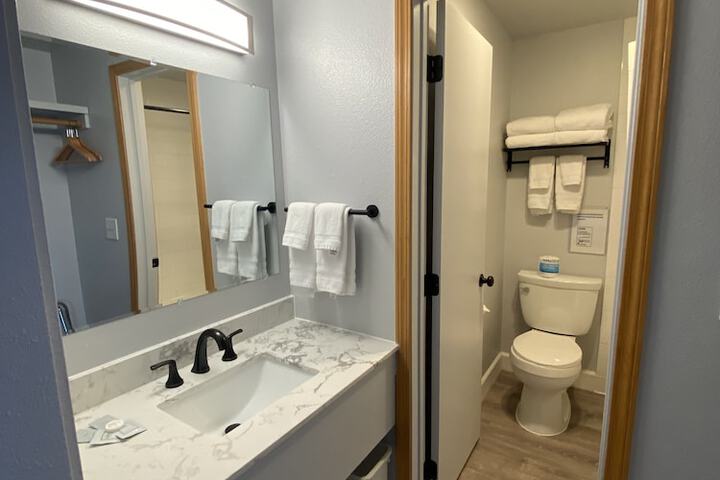 Room 43 of 49