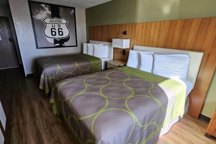 Super 8 by Wyndham Holbrook