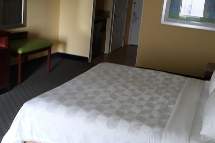 Room 27 of 75