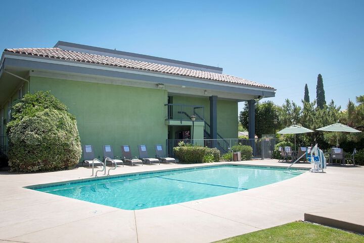 Pool 4 of 17