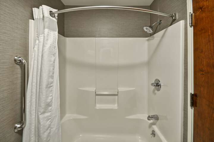 Holiday Inn Express Romulus / Detroit Airport by IHG