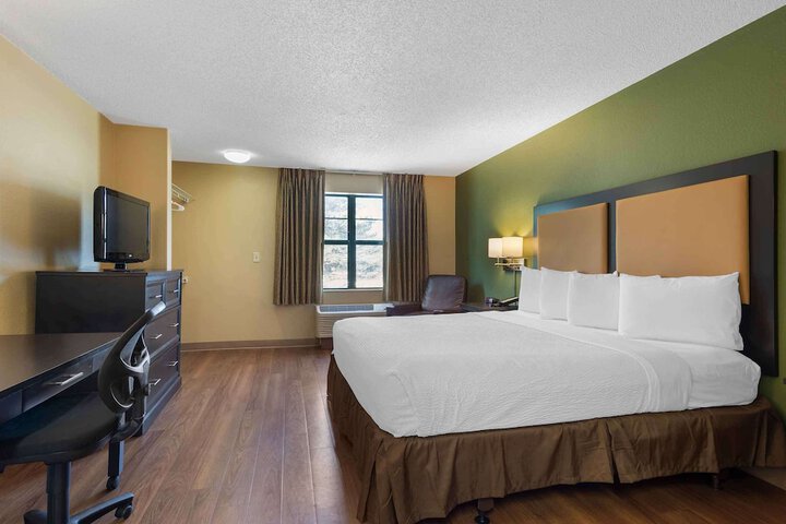 Room 15 of 30