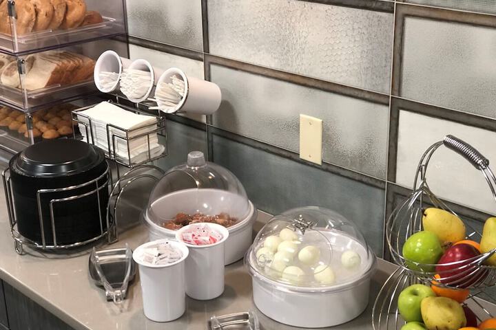 Breakfast/Coffee Service 40 of 44