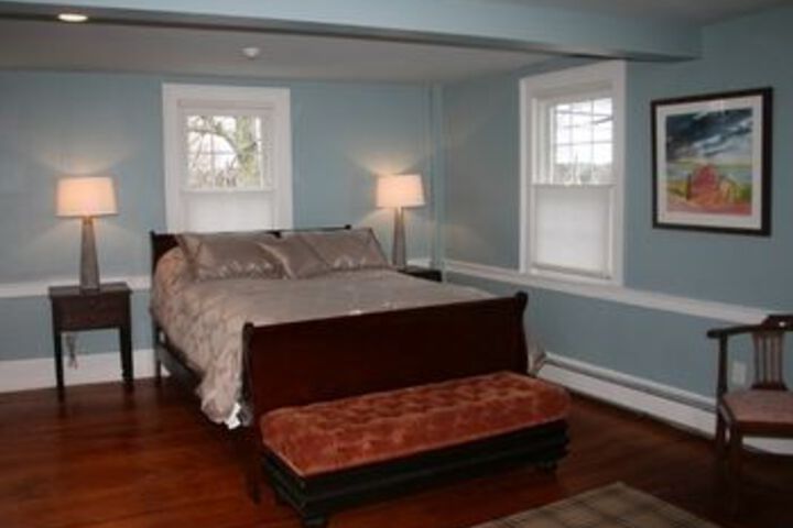 Sheas Riverside Inn & Motel