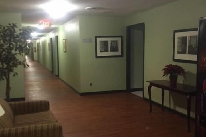 Ballroom/Hall 22 of 24