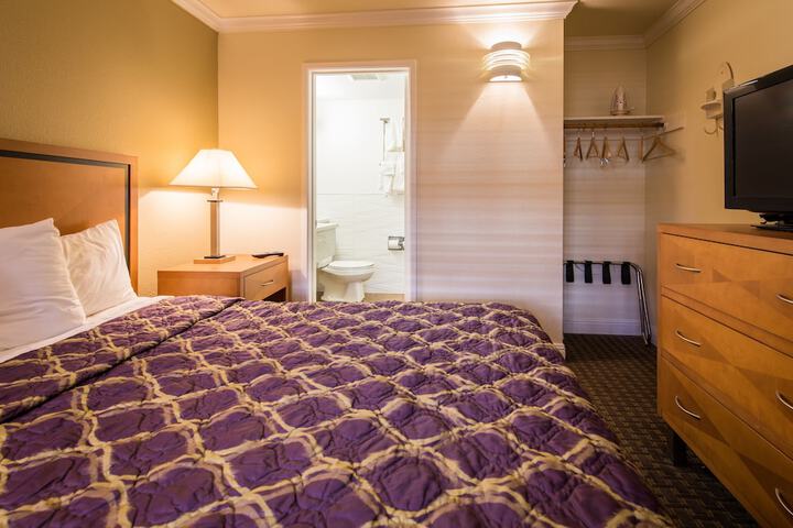 Room 15 of 50